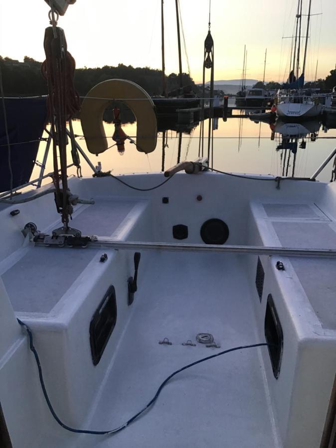 Hôtel Yacht Highwayman à South Kessock Extérieur photo